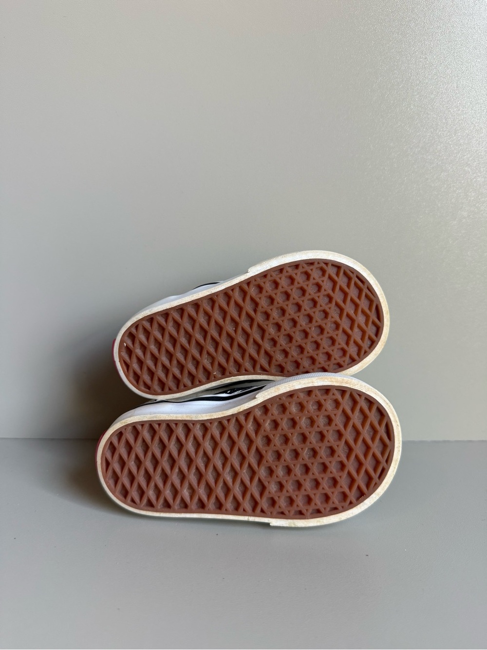 Vans - Picture 2 of 5